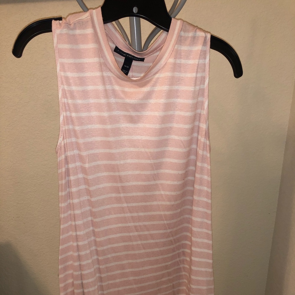 Sleeveless tee - Picture 6 of 8